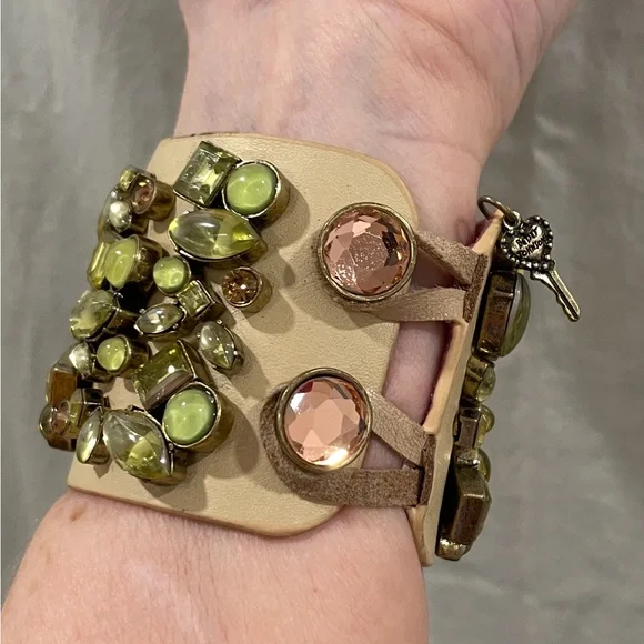 Betsey Johnson leather rhinestone massive bracelet 7.5” long 2” wide amazing! - Picture 4 of 11